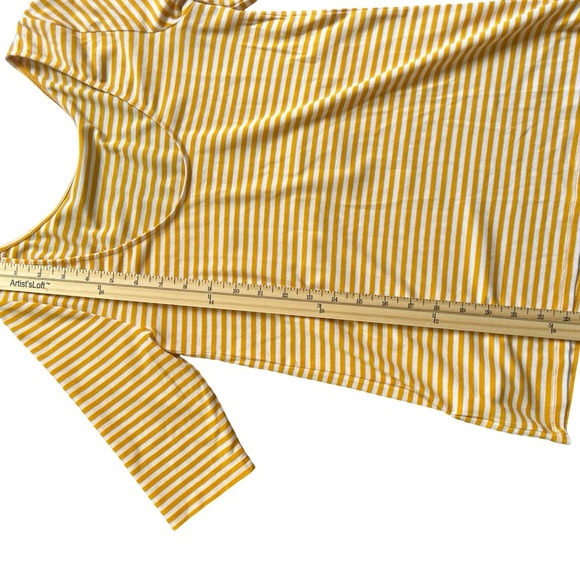 Old Navy Dip Back Ballerina Style 1/2 Sleeved Shirt S - Picture 4 of 5